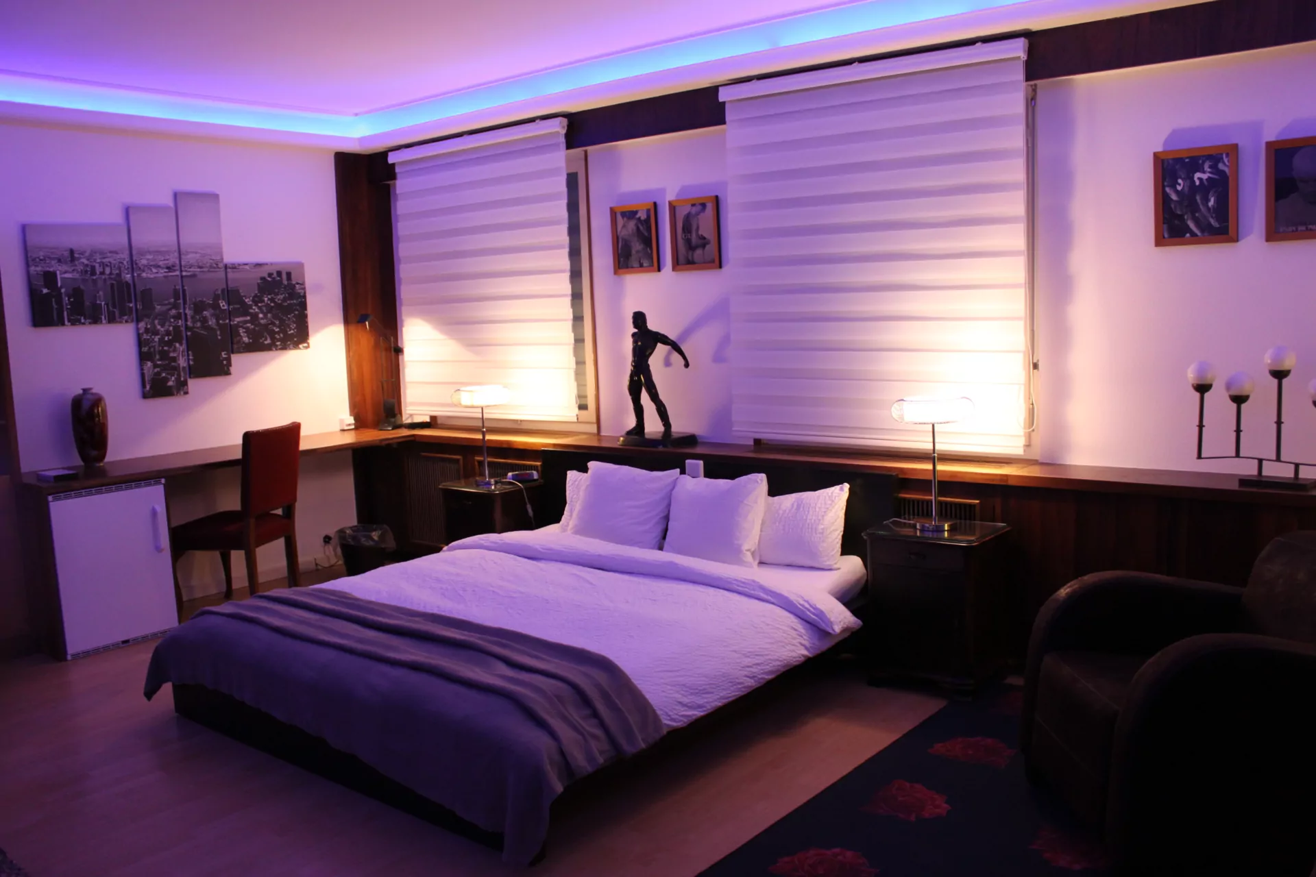 blue-room-main