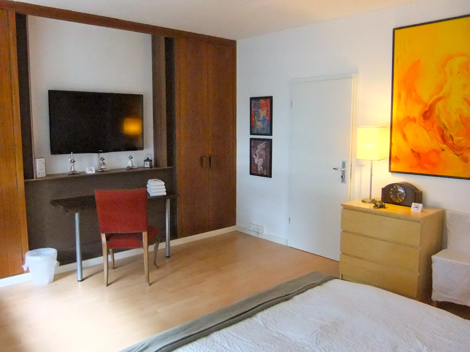 orange-room-3